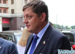 Олег Пахолков: «Гей не пойдет защищать Родину с автоматом в руках» Олег Пахолков: «Гей не пойдет защищать Родину с автоматом в руках»