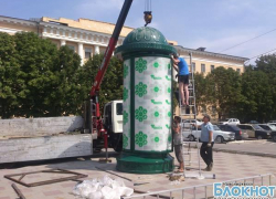 Несмотря на отмененный антимонопольной службой аукцион, рекламные тумбы продолжают устанавливаться Несмотря на отмененный антимонопольной службой аукцион, рекламные тумбы продолжают устанавливаться