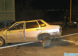 В Новочеркасске ВАЗ врезался в стоящий КамАЗ: пострадали 2 человека В Новочеркасске ВАЗ врезался в стоящий КамАЗ: пострадали 2 человека