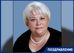 Свой день рождения празднует директор школы и депутат Новочеркасска Свой день рождения празднует директор школы и депутат Новочеркасска