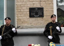 В Новочеркасске почтили память полицейских, убитых два года назад бандой Тарвердиевых В Новочеркасске почтили память полицейских, убитых два года назад бандой Тарвердиевых