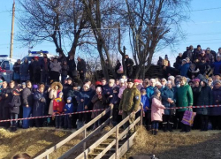 Более 1500 новочеркасцев приняли участие в крещенских купаниях Более 1500 новочеркасцев приняли участие в крещенских купаниях