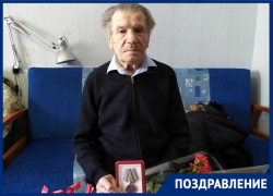 В Новочеркасске ветерана ВОВ поздравили с 96-летием В Новочеркасске ветерана ВОВ поздравили с 96-летием