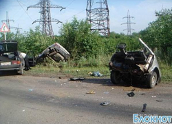 В ДТП под Новочеркасском «восьмерку» разорвало пополам, водитель погиб В ДТП под Новочеркасском «восьмерку» разорвало пополам, водитель погиб