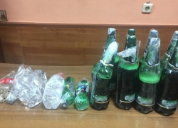В колонию Новочеркасска пытались перебросить бутылки с алкоголем В колонию Новочеркасска пытались перебросить бутылки с алкоголем
