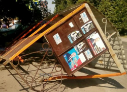 16-летний подросток на «Приоре» разнес автобусную остановку в Новочеркасске 16-летний подросток на «Приоре» разнес автобусную остановку в Новочеркасске