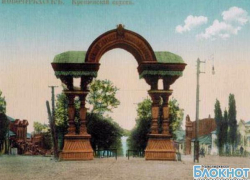 На Красном спуске планируют восстановить триумфальную арку На Красном спуске планируют восстановить триумфальную арку