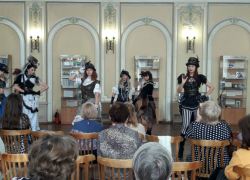 В Новочеркасске прошел литературный вечер, посвященный Владимиру Маяковскому В Новочеркасске прошел литературный вечер, посвященный Владимиру Маяковскому