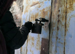 Пять лет за решеткой могут провести новочеркасцы за кражу гаражных ворот Пять лет за решеткой могут провести новочеркасцы за кражу гаражных ворот