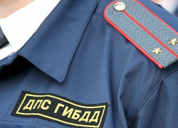 В Новочеркасске сотрудник ГИБДД за 15000 рублей отпустил водителя, лишенного прав В Новочеркасске сотрудник ГИБДД за 15000 рублей отпустил водителя, лишенного прав
