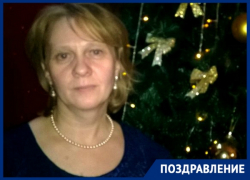 Жительницу Новочеркасска Ирину Тарасенко с юбилеем поздравляет семья Жительницу Новочеркасска Ирину Тарасенко с юбилеем поздравляет семья