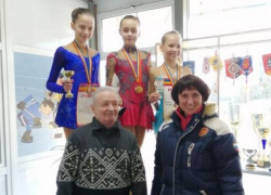 Новочеркасские фигуристы заняли первые места во Всероссийских соревнованиях Новочеркасские фигуристы заняли первые места во Всероссийских соревнованиях
