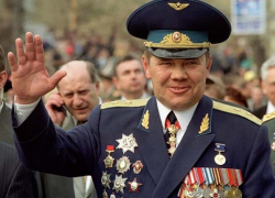 История в лицах: как в Новочеркасске появилась улица имени Генерала Лебедя? История в лицах: как в Новочеркасске появилась улица имени Генерала Лебедя?
