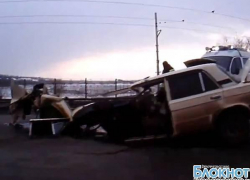 Очевидцы сняли жуткое ДТП в Новочеркасске на видео Очевидцы сняли жуткое ДТП в Новочеркасске на видео