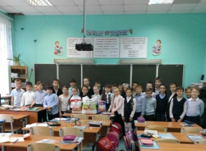 Ученики школы № 14 Новочеркасска собрали гуманитарную помощь для собачьего приюта Ученики школы № 14 Новочеркасска собрали гуманитарную помощь для собачьего приюта