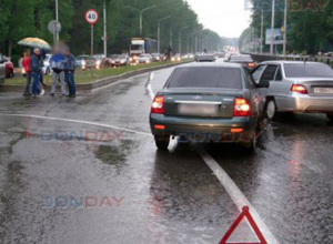 Две «Лады» не поделили дорогу в Новочеркасске Две «Лады» не поделили дорогу в Новочеркасске