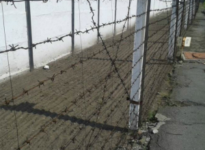 Две тысячи психотропных таблеток и 200 грамм анаши пытались передать в новочеркасскую колонию с воли Две тысячи психотропных таблеток и 200 грамм анаши пытались передать в новочеркасскую колонию с воли