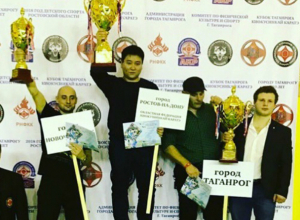 13 медалей привезли новочеркасские каратисты из Таганрога 13 медалей привезли новочеркасские каратисты из Таганрога