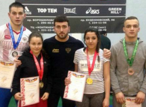 Четыре медали завоевали борцы из Новочеркасска на областном чемпионате Четыре медали завоевали борцы из Новочеркасска на областном чемпионате