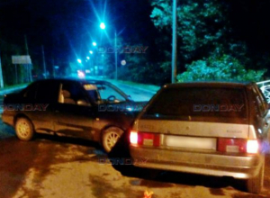 Пьяная дама на «Акценте» не вписалась в поворот и протаранила встречную машину Пьяная дама на «Акценте» не вписалась в поворот и протаранила встречную машину