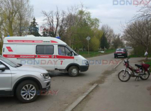 Неуступчивый водитель мопеда пошел на таран внедорожника в Новочеркасске Неуступчивый водитель мопеда пошел на таран внедорожника в Новочеркасске