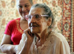 Участницу Курской битвы поздравили с 95-летием в Новочеркасске Участницу Курской битвы поздравили с 95-летием в Новочеркасске