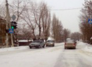 ГИБДД предупреждает новочеркасских автолюбителей о гололеде на дорогах ГИБДД предупреждает новочеркасских автолюбителей о гололеде на дорогах
