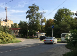 «Перекресток улиц Бакунина и Михайловской нуждается в пешеходном переходе», - жительница Новочеркасска «Перекресток улиц Бакунина и Михайловской нуждается в пешеходном переходе», - жительница Новочеркасска