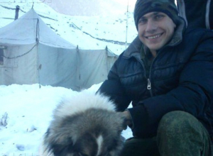 Тело пропавшего в Новочеркасске Ивана Кизеева обнаружили повешенным за гаражом Тело пропавшего в Новочеркасске Ивана Кизеева обнаружили повешенным за гаражом