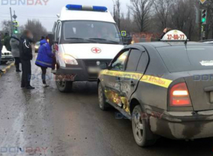 Поездка в такси закончилась в больнице для жительницы Новочеркасска Поездка в такси закончилась в больнице для жительницы Новочеркасска