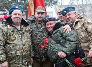 Митинг в честь 29-летней годовщины вывода войск из Афганистана прошел в Новочеркасске Митинг в честь 29-летней годовщины вывода войск из Афганистана прошел в Новочеркасске