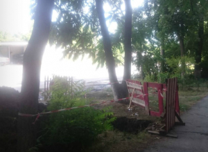 В Новочеркасске жители улицы Спортивной трое суток просидели без воды В Новочеркасске жители улицы Спортивной трое суток просидели без воды