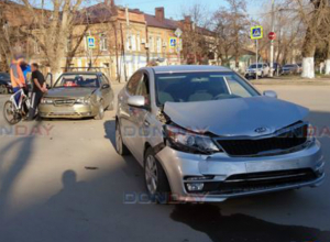 Две иномарки не поделили перекресток в Новочеркасске Две иномарки не поделили перекресток в Новочеркасске