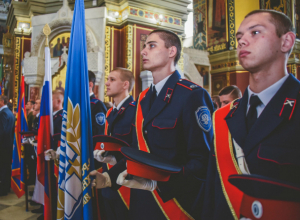 В Новочеркасске выпускники Платовской казачьей сотни получили офицерские чины В Новочеркасске выпускники Платовской казачьей сотни получили офицерские чины