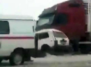 В жуткой аварии с участием фуры под Новочеркасском погиб 61-летний мужчина В жуткой аварии с участием фуры под Новочеркасском погиб 61-летний мужчина