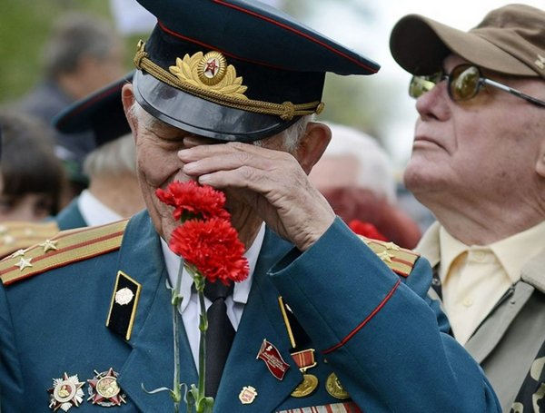 Ветераны ВОВ из Новочеркасска получат по 75 тысяч рублей к юбилею Победы Ветераны ВОВ из Новочеркасска получат по 75 тысяч рублей к юбилею Победы