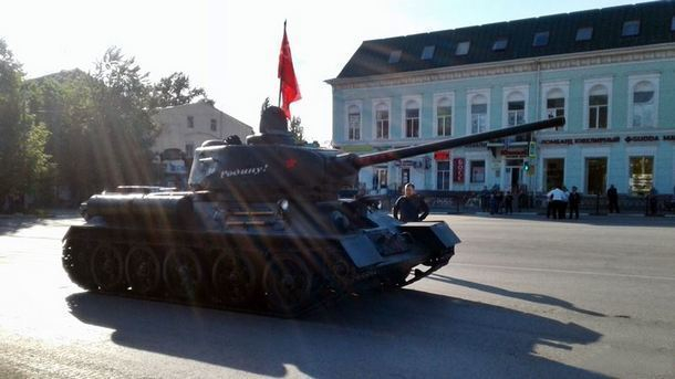 Парад Победы в Новочеркасске возглавит легендарный Т-34 Парад Победы в Новочеркасске возглавит легендарный Т-34