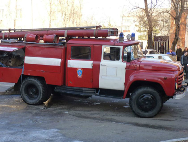 Взорвавшаяся газовая колонка устроила пожар в новочеркасском общежитии Взорвавшаяся газовая колонка устроила пожар в новочеркасском общежитии
