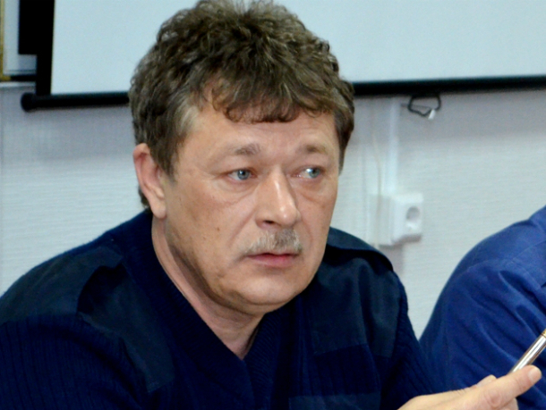 Глава Новочеркасска Владимир Киргинцев обратил внимание на коноплю Глава Новочеркасска Владимир Киргинцев обратил внимание на коноплю