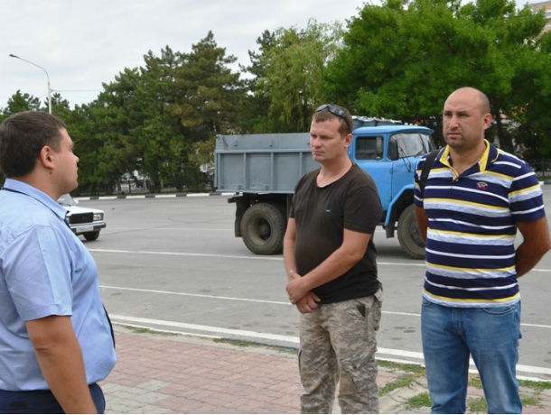 Муниципальная инспекция Новочеркасска наказала организаторов свалки на улице Красина Муниципальная инспекция Новочеркасска наказала организаторов свалки на улице Красина