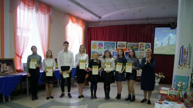 В Новочеркасске прошли персональные выставки юных художников В Новочеркасске прошли персональные выставки юных художников