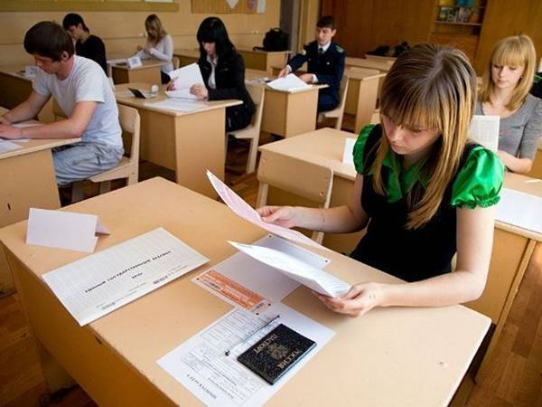 В Новочеркасске стартовала основная волна ЕГЭ, выпускники сдают географию и литературу