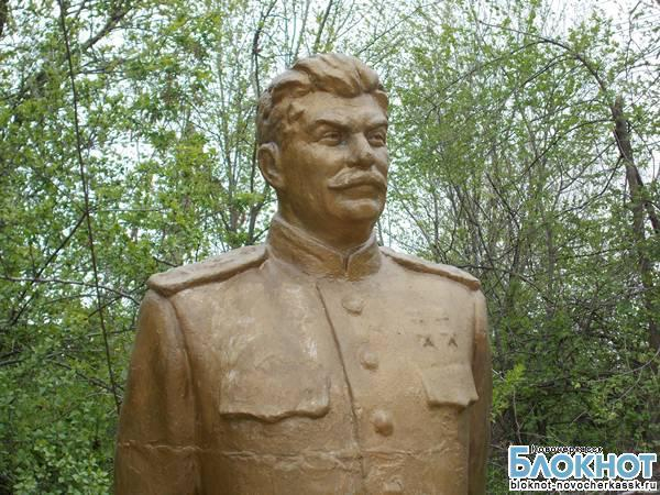 В Новочеркасске на территории гаражного кооператива установили памятник Сталину