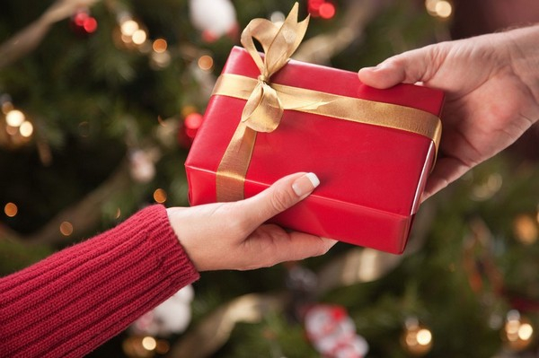 День подарков: как новочеркасцы отмечают праздник?