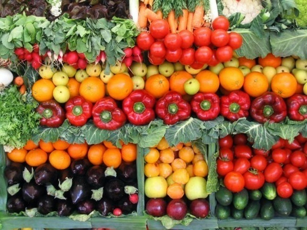 Россельхознадзор запретил поставки овощей и фруктов из Украины