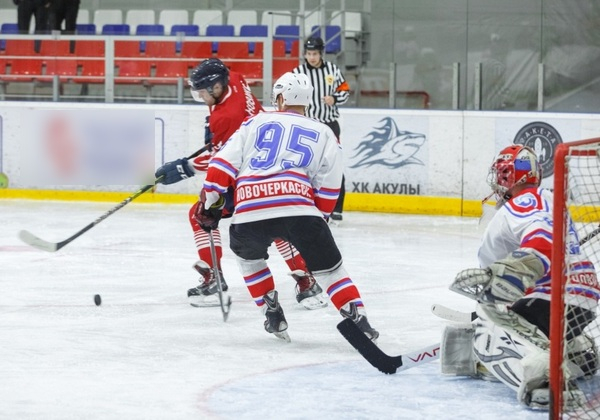 Хоккеисты из Новочеркасска победили в финальном этапе игр НХЛ