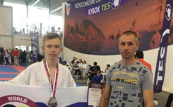 Спортсмен из Новочеркасска завоевал серебро на всероссийском турнире по карате