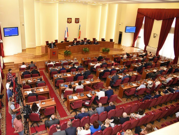 Только два депутата ЗС от Новочеркасска проголосовали против повышения пенсионного возраста